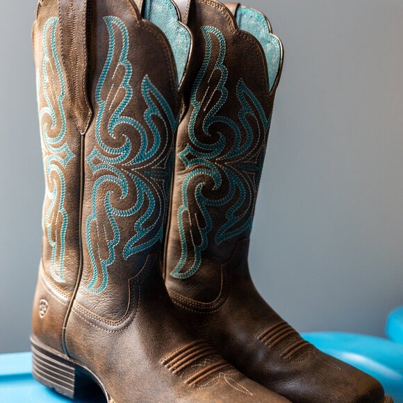 Ariat Womens Cowboy Boots / Size 8.5B - Picture 1 of 3